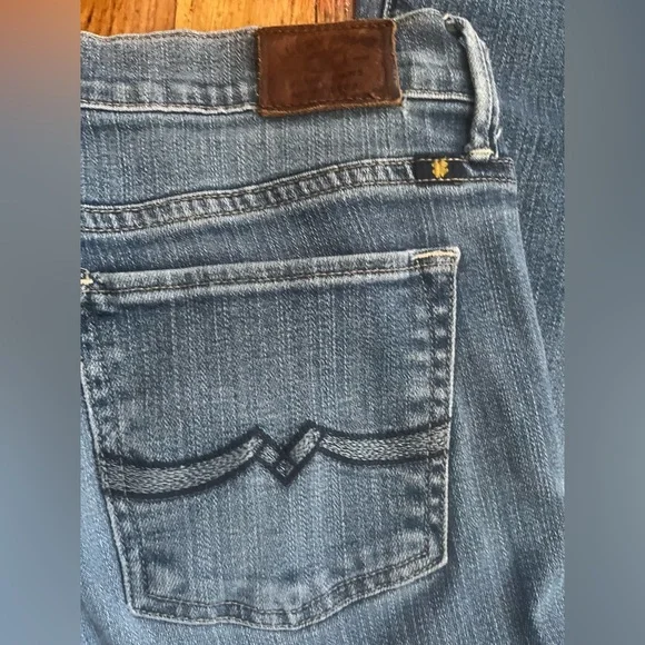 Women’s lucky brand jeans size 4/27.  STORE WIDE PRICE REDUCTION! New items here - Picture 4 of 4